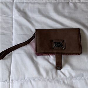 wallet wristlet